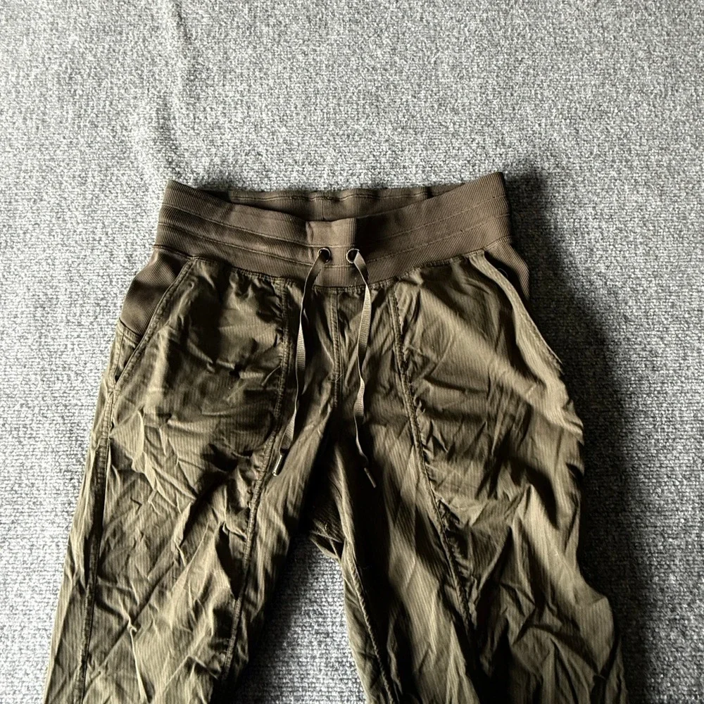 lululemon athletica this item